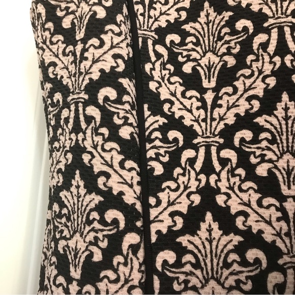 NWOT Joy Joy Sleeveless Black and Bone Damask Pattern Peplum Top - Picture 5 of 5